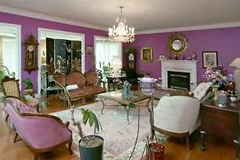 Matthews Manor Bed & Breakfast