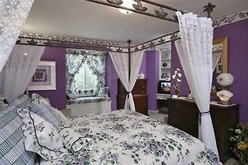 Matthews Manor Bed & Breakfast